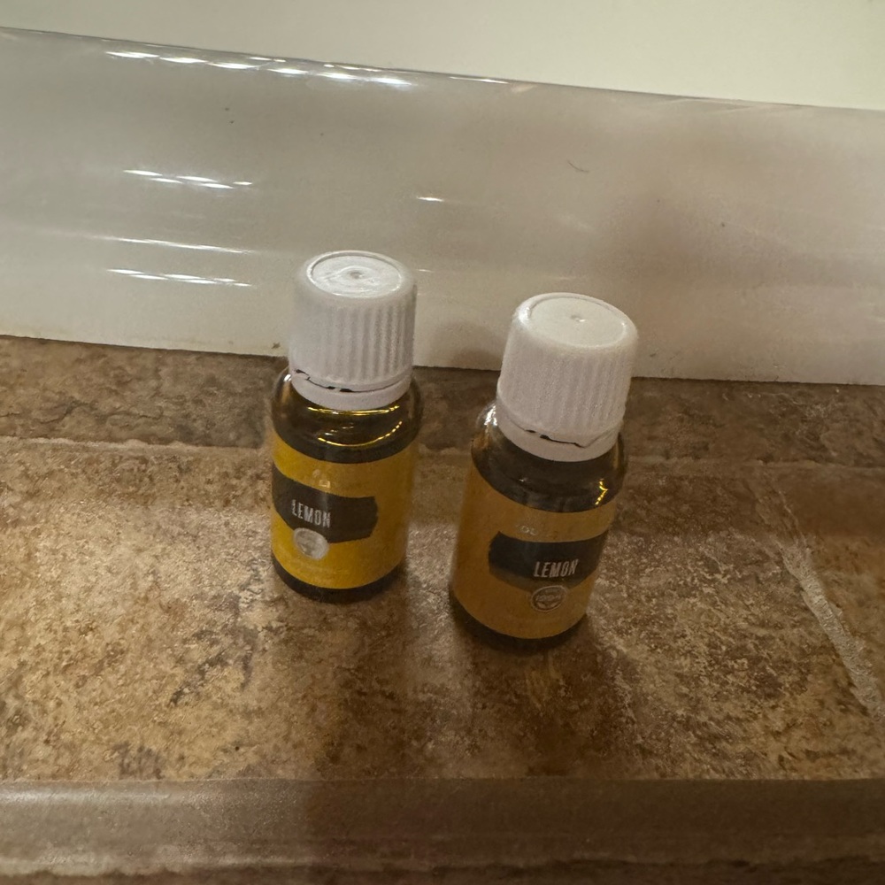 Young Living Lemon Essential Oil with White Cap